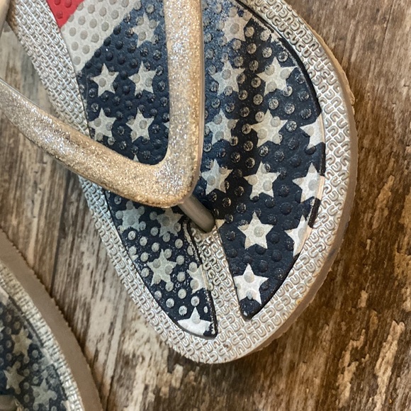 AMERICA USA JULY 4TH FLIP FLOPS GIRLS 3/4 SANDALS RED WHITE BLUE - Picture 4 of 5